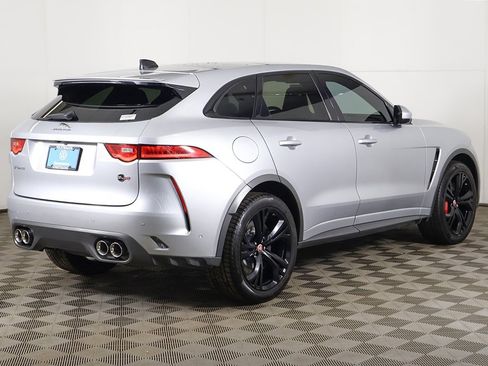 Used 2020 Jaguar F-PACE SVR image 13
