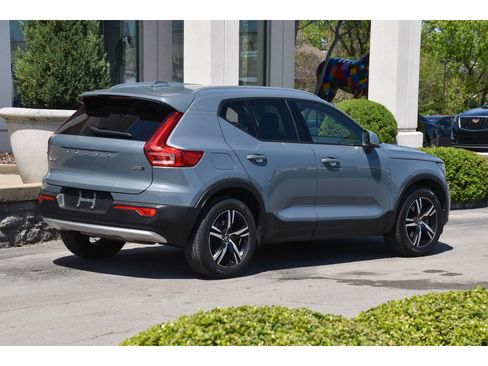 Certified 2023 Volvo XC40 B5 Core w/ Convenience Package AWD/4WD image 4