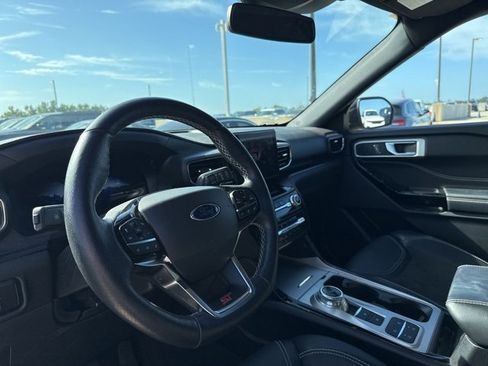 Used 2022 Ford Explorer ST w/ ST Street Pack image 13