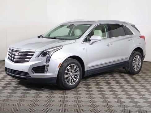 Used 2018 Cadillac XT5 Luxury w/ Driver Awareness Package image 11