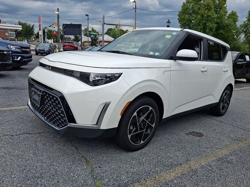 Used 2024 Kia Soul EX FWD image 1