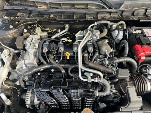 Used 2025 Nissan Altima 2.5 SV image 32