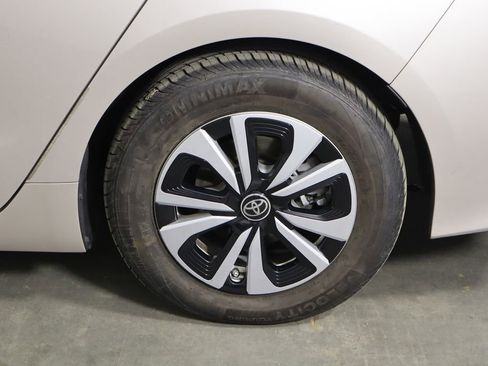 Used 2017 Toyota Prius Prime Premium FWD image 42