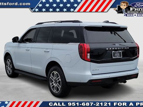 Certified 2025 Ford Expedition Active image 3