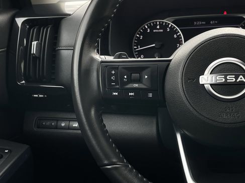 Used 2025 Nissan Pathfinder SV image 13