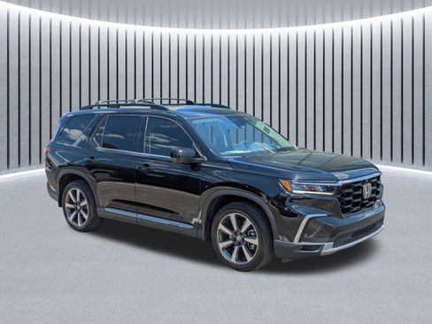 Used 2025 Honda Pilot Elite image 2