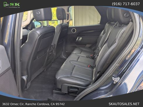 Used 2017 Land Rover Discovery SE AWD/4WD image 27