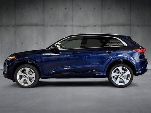 Certified 2025 Audi Q5 Premium w/ Premium Plus AWD/4WD image 2