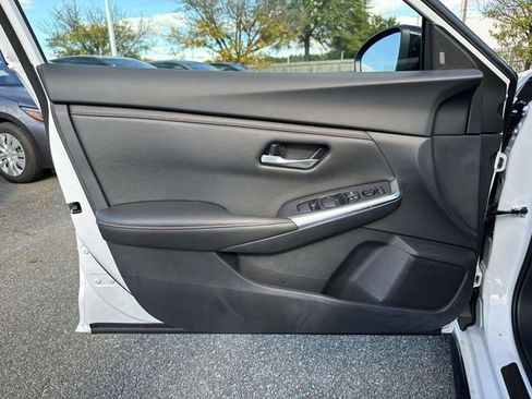 New 2025 Nissan Sentra SR w/ Midnight Edition image 14