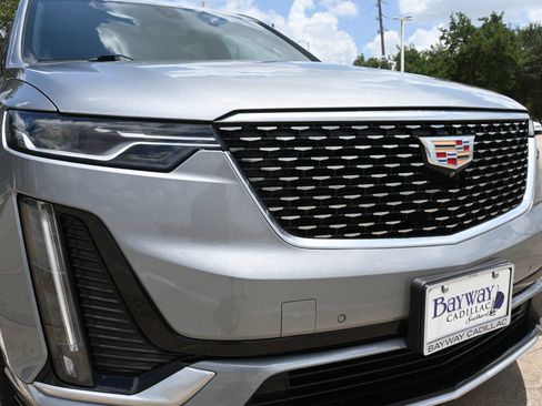 Used 2024 Cadillac XT6 Premium Luxury w/ Technology Package AWD/4WD image 28