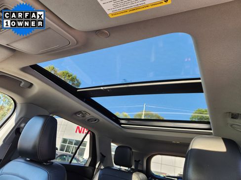 Used 2022 Ford Explorer XLT w/ Equipment Group 202A image 16