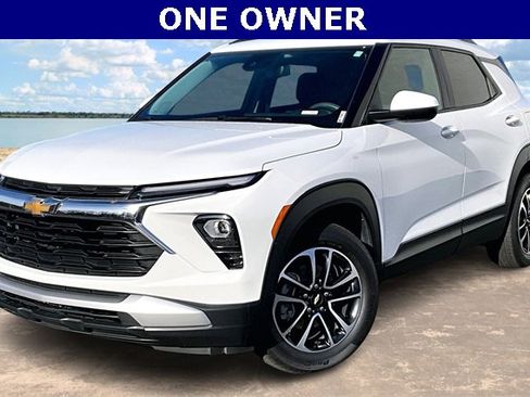 Certified 2024 Chevrolet TrailBlazer LT w/ Driver Confidence Package image 3