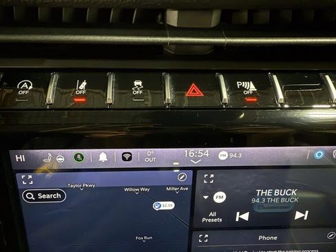 Used 2023 Jeep Grand Cherokee Limited image 18