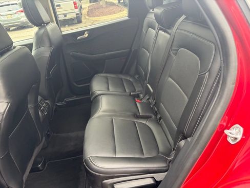 Used 2020 Ford Escape Titanium AWD/4WD image 16