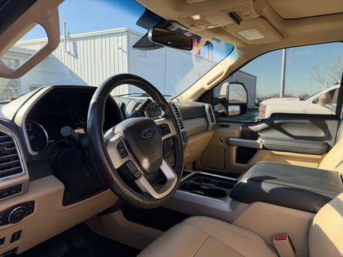 Used 2017 Ford F250 Lariat w/ Lariat Ultimate Package image 16