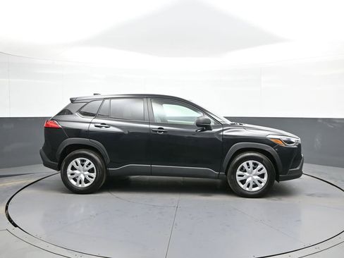 Certified 2025 Toyota Corolla Cross L image 5