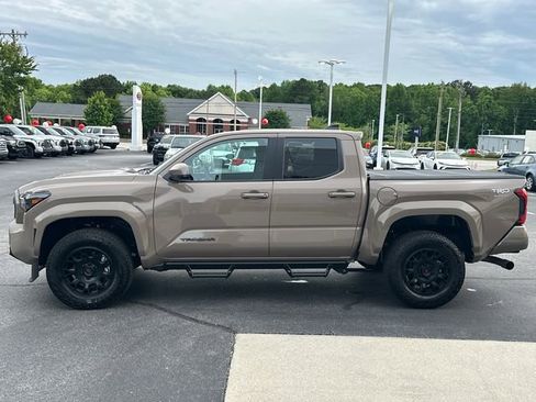 Used 2026 Toyota Tacoma TRD Sport AWD/4WD image 6
