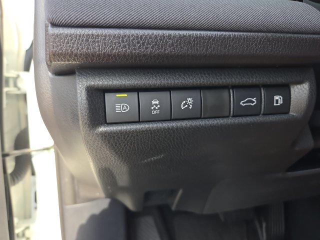 Used 2025 Toyota Camry LE FWD image 17