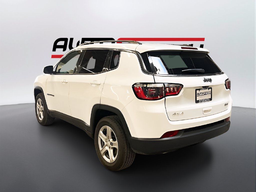 Used 2024 Jeep Compass Latitude w/ Altitude Special Edition AWD/4WD image 5
