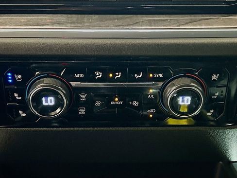 Used 2023 Chevrolet Silverado 1500 LTZ image 13