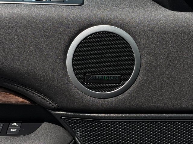 Used 2020 Land Rover Discovery HSE AWD/4WD image 18