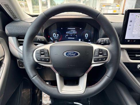 Used 2026 Ford Explorer Active w/ Active Comfort Package AWD/4WD image 14