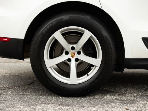 Used 2018 Porsche Macan Sport Edition image 14