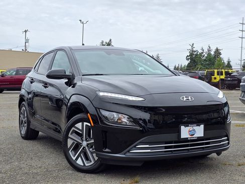 Used 2023 Hyundai Kona SE FWD image 1