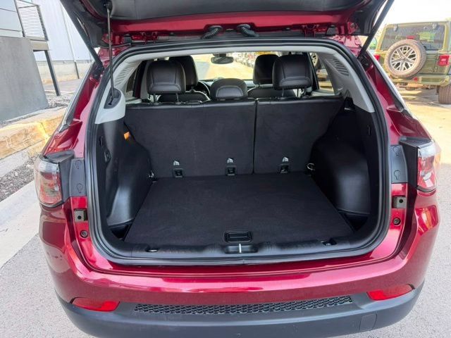 Used 2022 Jeep Compass Latitude w/ Convenience Group AWD/4WD image 9