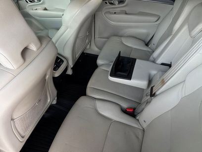Used 2022 Volvo XC90 T5 Momentum w/ Protection Package