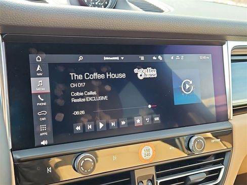 Certified 2025 Porsche Macan image 32