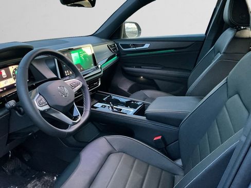 New 2025 Volkswagen Atlas Cross Sport SEL image 9