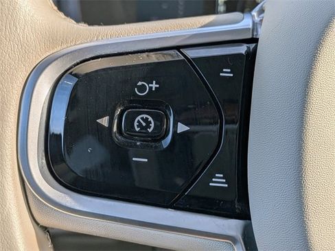 Used 2019 Volvo XC90 T5 Momentum w/ Protection Package Premier image 26