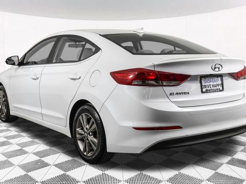 Used 2017 Hyundai Elantra SE image 17