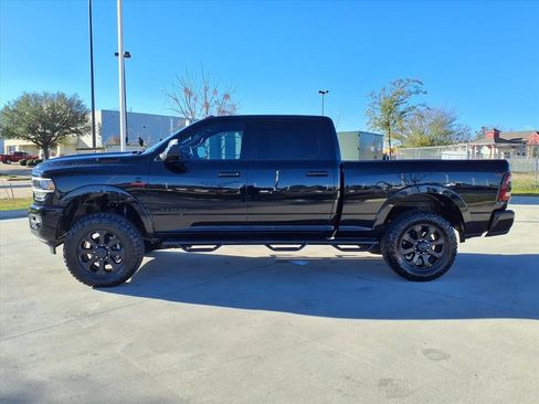 Used 2019 RAM 3500 Laramie w/ Black Appearance Package image 8