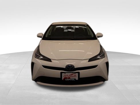Used 2022 Toyota Prius LE FWD image 6