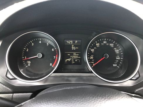 Used 2015 Volkswagen Jetta S image 11