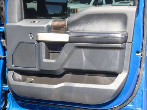 Used 2022 Ford F250 Lariat w/ Black Appearance Package AWD/4WD image 43