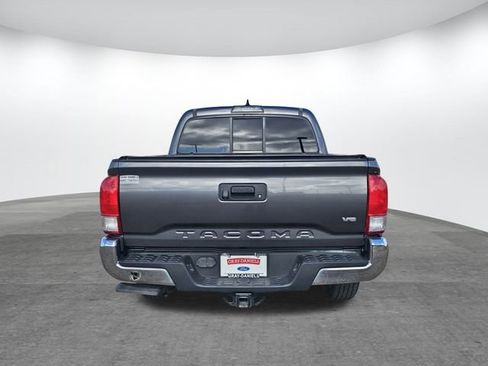 Used 2017 Toyota Tacoma SR5 image 5