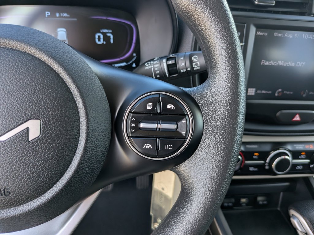 Certified 2025 Kia Soul LX w/ LX Technology Package FWD image 29