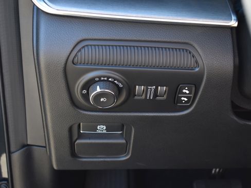 Used 2024 Jeep Wagoneer Series II w/ Convenience Group I image 16