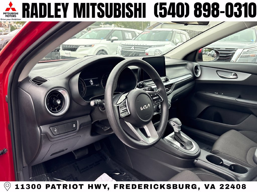 Used 2023 Kia Forte LXS FWD image 4
