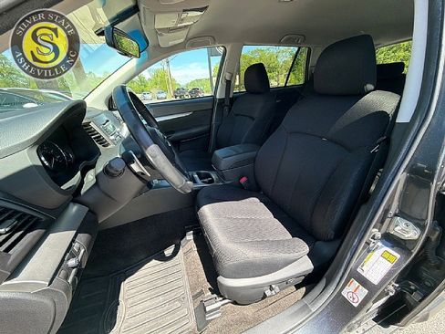 Used 2011 Subaru Outback 2.5i Premium image 12