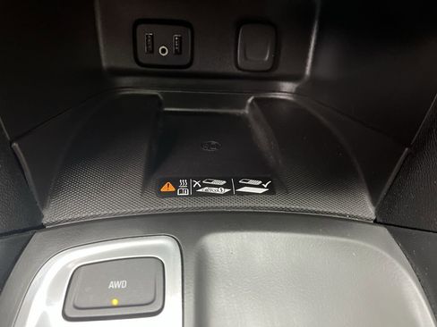 Used 2018 Chevrolet Equinox Premier image 26