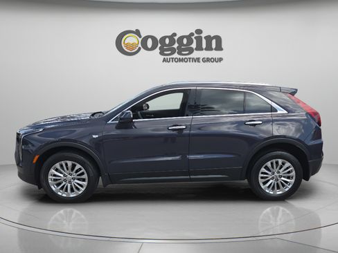 Used 2024 Cadillac XT4 Luxury FWD image 2