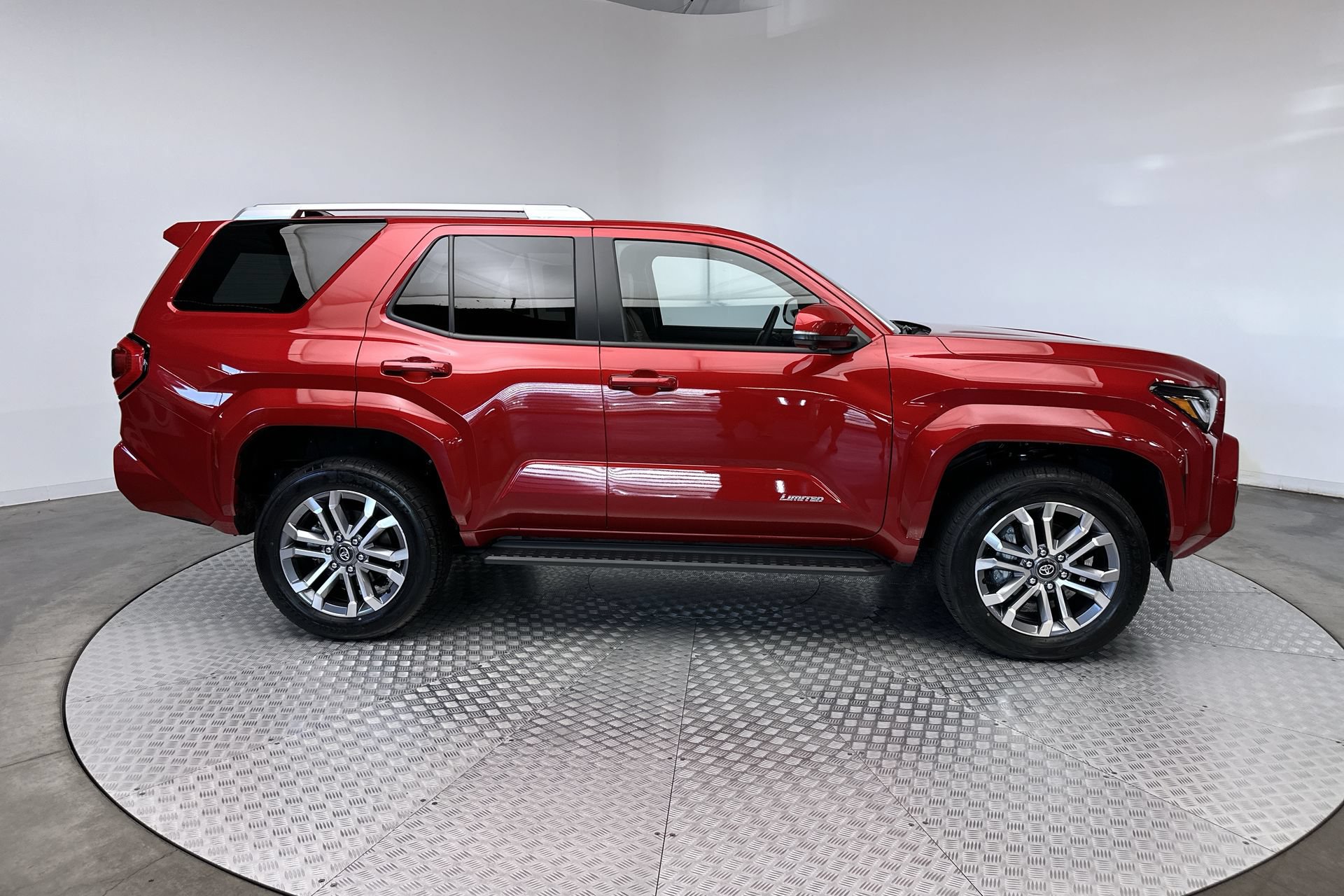 Used 2025 Toyota 4Runner Limited AWD/4WD image 10