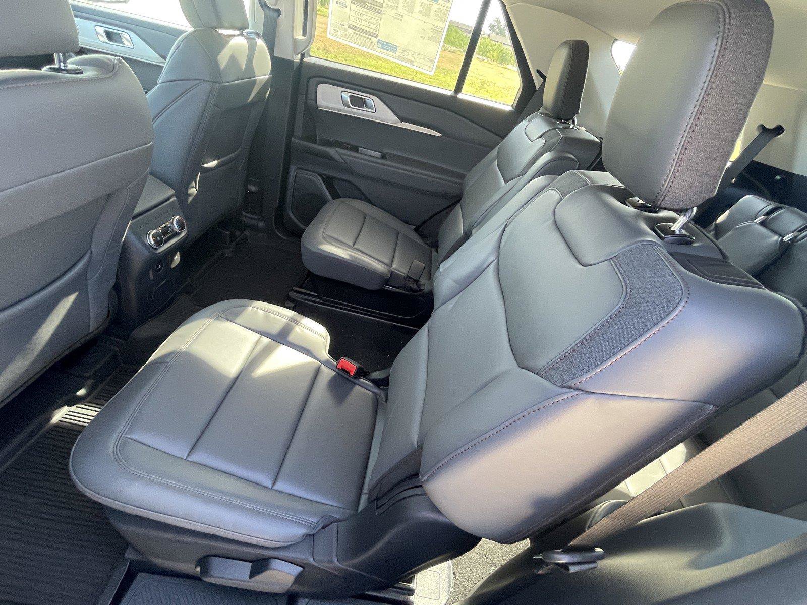 New 2026 Ford Explorer Active w/ Active Comfort Package RWD image 21