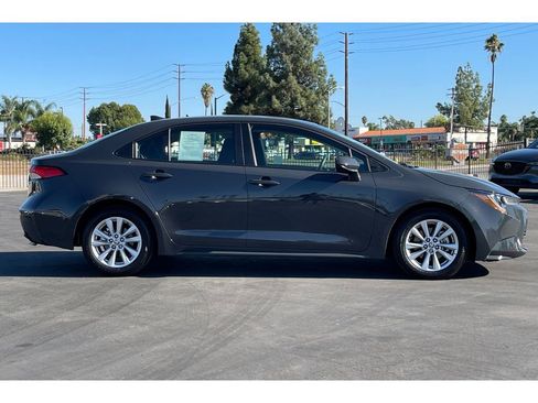 Used 2025 Toyota Corolla LE image 8