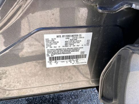 Used 2023 Ford Edge Titanium image 31