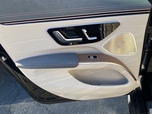 Used 2024 Mercedes-Benz EQS 580 4MATIC Sedan image 12